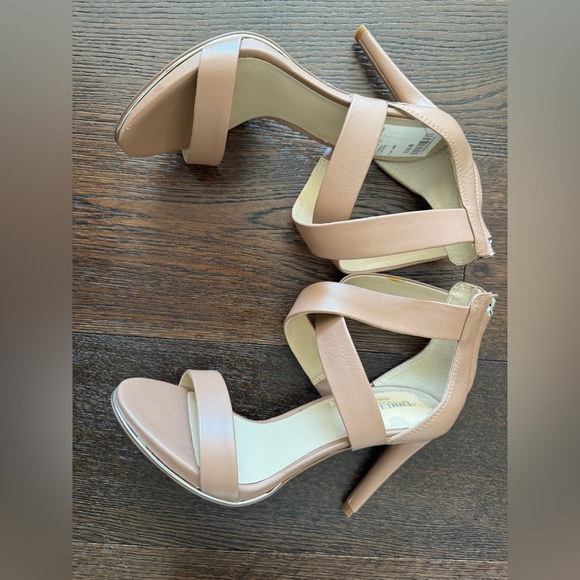 VGUC Kenneth Cole Tan New York Brooke Sandal 5.5M - Picture 6 of 10